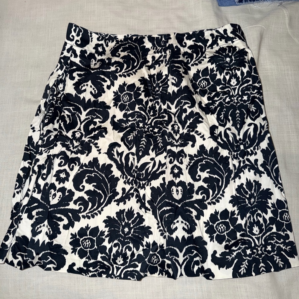 LOFT Black and White Floral Mini Skirt